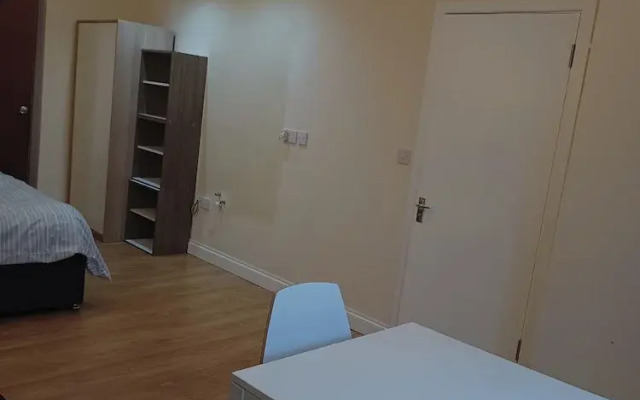 Large Ensuite Near Science Park, Cambridge