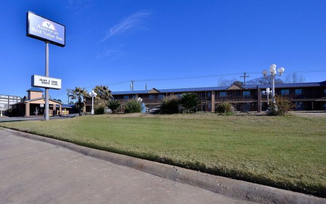 Xecutive Inn and Suites