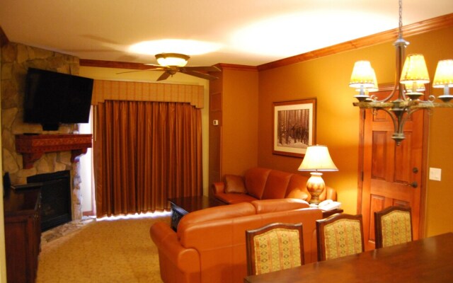 White Pines 1-BD at Westgate - Twilight