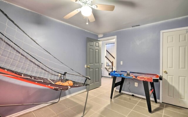 Pond-view Deck + Pool Table: Woodbridge Haven!