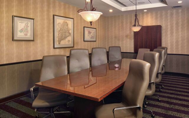 Hilton Garden Inn Auburn Riverwatch