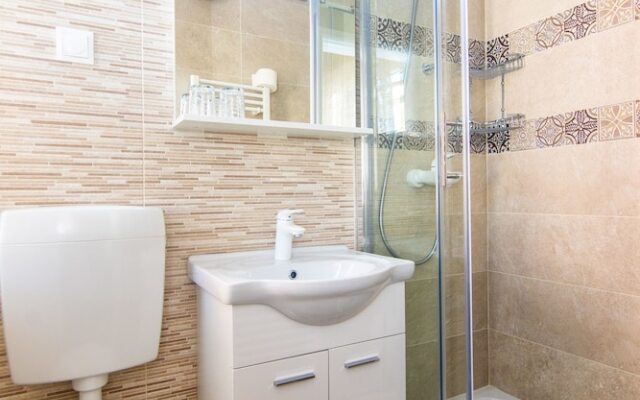 Apartments & Rooms Nada