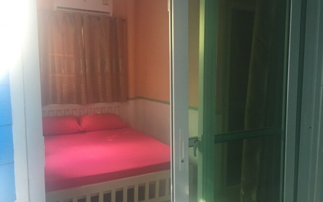 Ruean Mai Hom - Hostel