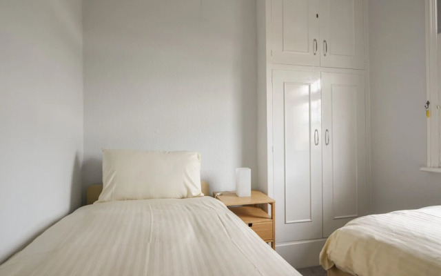 Flat 2, 10 Seafield Road