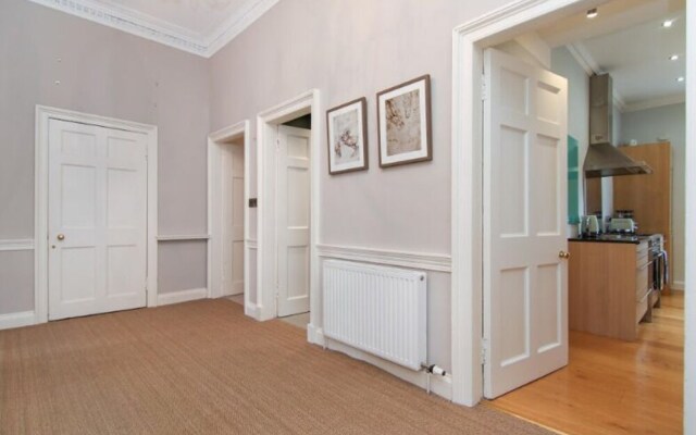 Stylish & majestic 3-bed apartment in Stockbridge