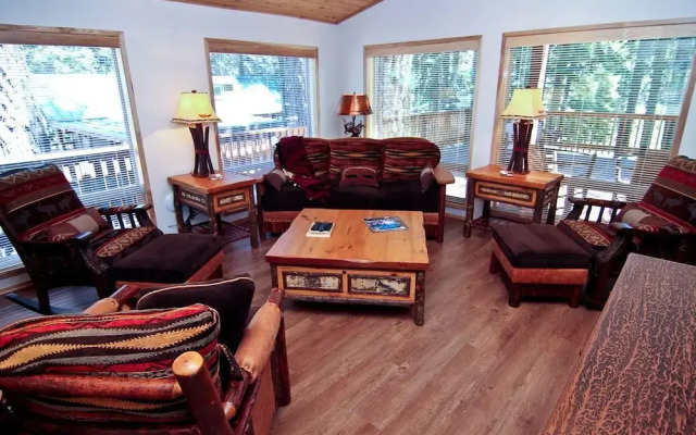 #47 & 48 Hyatt Lake Compound - Sleeps 9