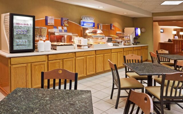 Holiday Inn Express Murrysville - Delmont by IHG