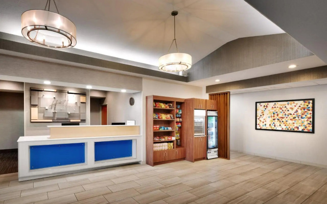 Holiday Inn Express Mitchell by IHG