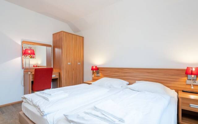 Beautiful Chalet in Obertraun With Garden