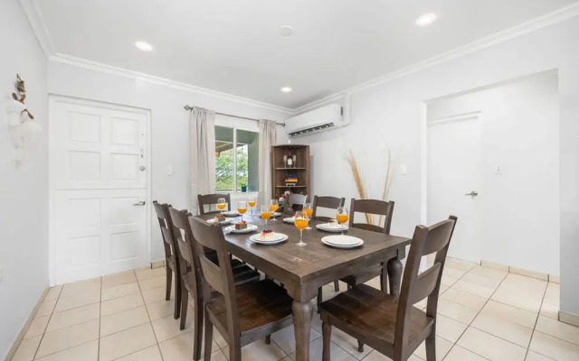 Renovated Privatepool Outdoordining Location