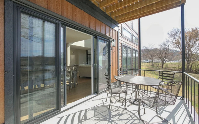 Riverfront Cotter Home: Close to Trout Fishing!