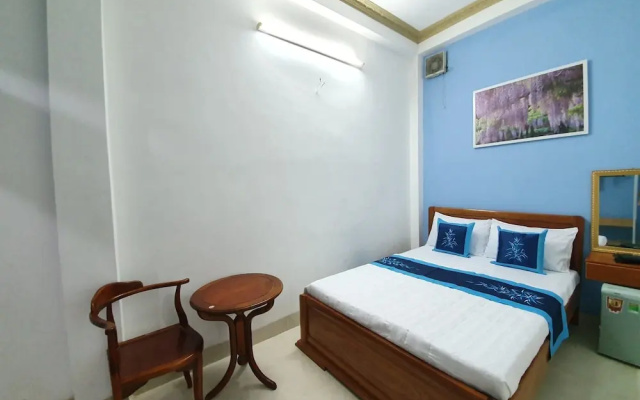 RedDoorz Near Xo Viet Nghe Tinh Street