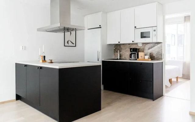 New stylish 1br in the heart of the city