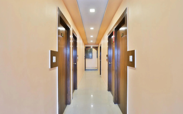 OYO 12196 Hotel Mayur Park Residency