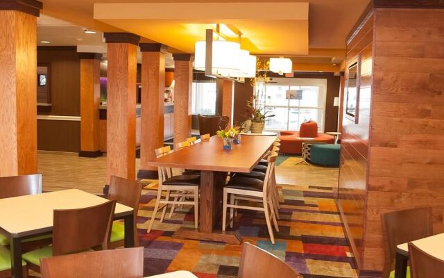 Comfort Inn & Suites South Akron