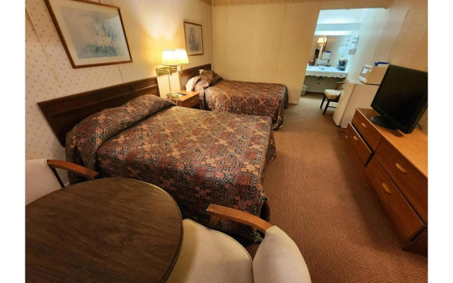 Hotel O Relax Inn Lewisburg near I-64