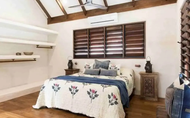 Spice At Oak Absolute Oceanfront House