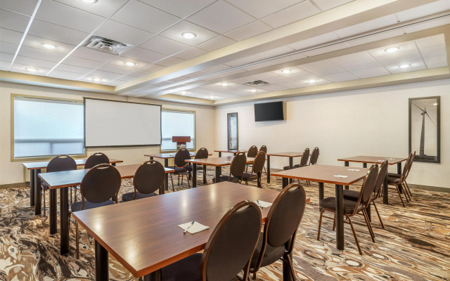 Best Western Plus Service Inn & Suites