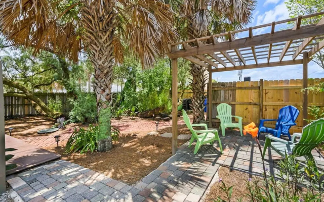 Marvelous Mermaid Beach Bungalow Dog-friendly