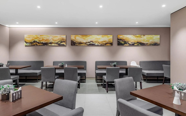 Home Inn Selected Xi'an City Wall Chaoyangmen Metro Station Hotel