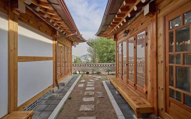 Bukchon Hakminjae Hanok Stay