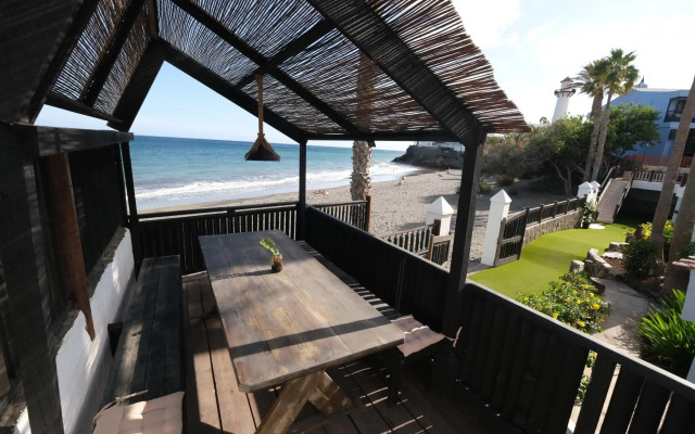 Bungalows Side Shore
