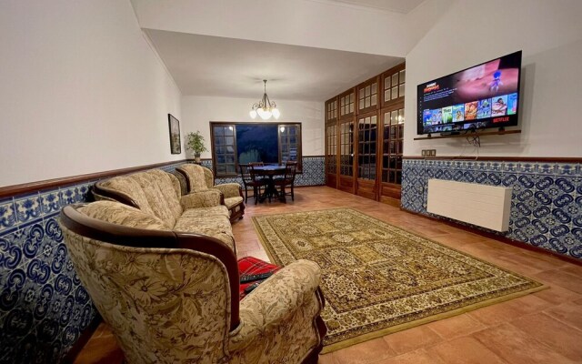 Villa Bouro - Stunning 4-bed Villa Near Geres