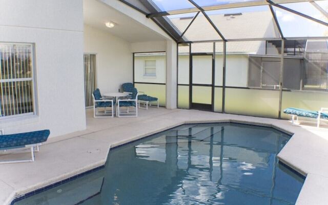 Mark's Sunrise Lakes Villa 4 Bedroom Home by Redawning