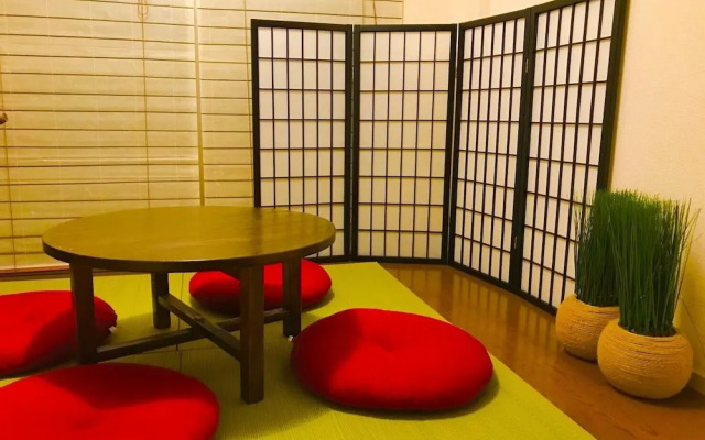 Local Nishijin Apartment