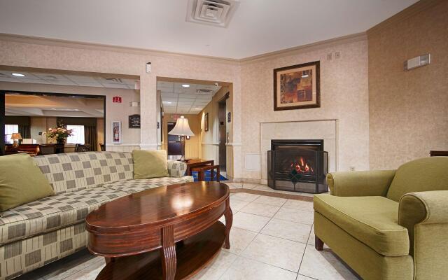 Riverview Inn and Suites