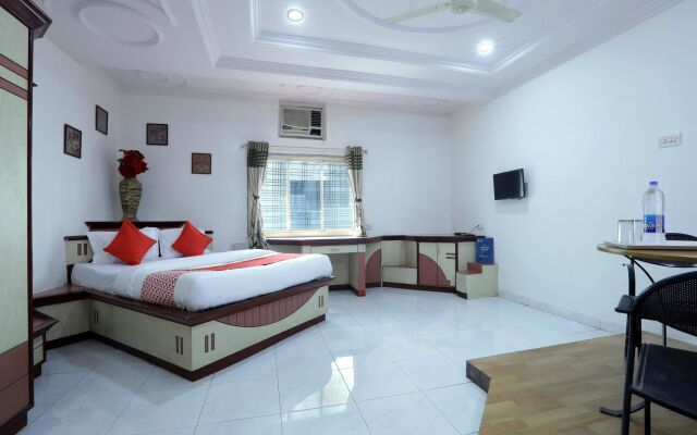 OYO Flagship 12049 Hotel Ravi Kiran Executive