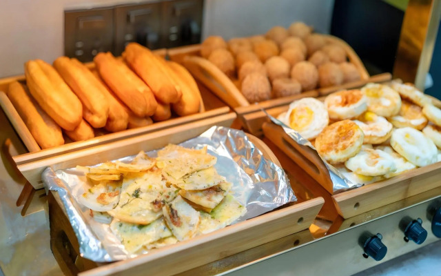 Chonpines Hotel (Yancheng Airport)