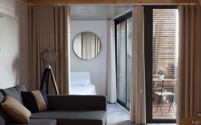 7 Gaia Roaster Apartments