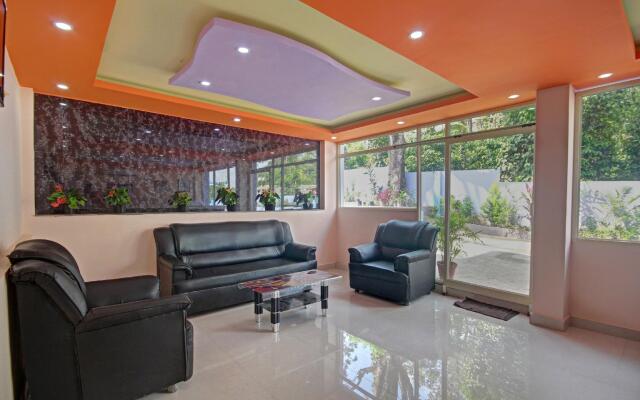 Collection O O 44935 Golden Villa Inn