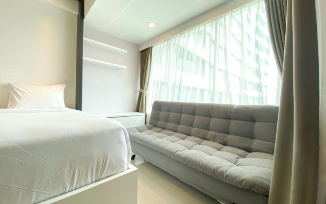 Well Furnished And Cozy Stay Studio Grand Kamala Lagoon Apartment