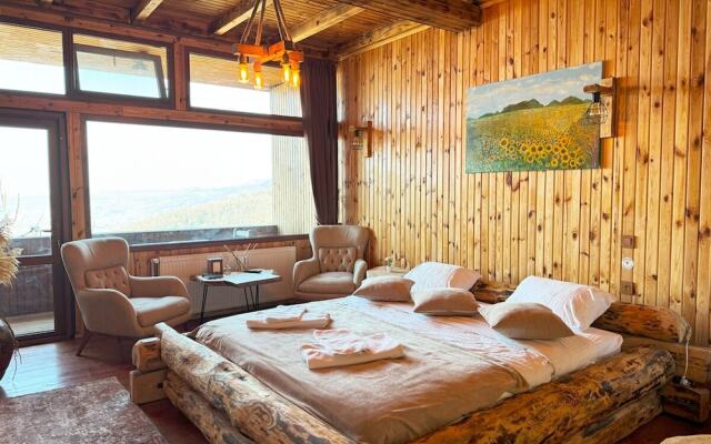 Menzara Hotel & Restaurant