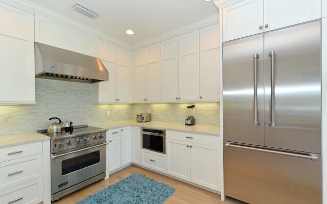 Direct Beach View Apartment 5