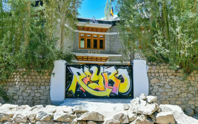 Raybo Hostel & Rooms