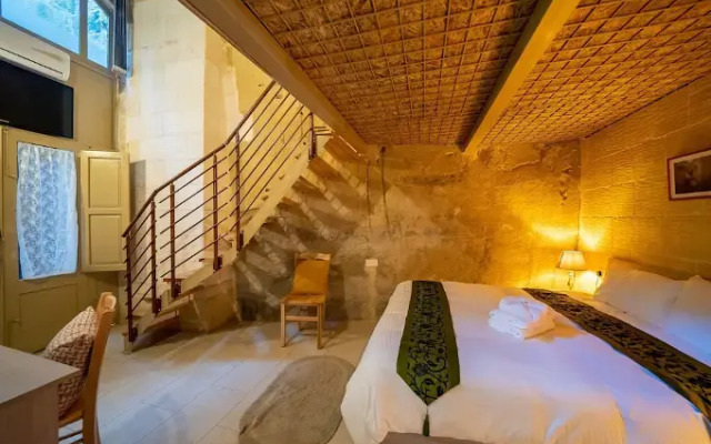 Ta' Pinu B&B