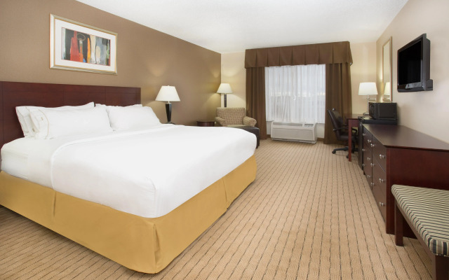 Holiday Inn Express & Suites Minot, an IHG Hotel