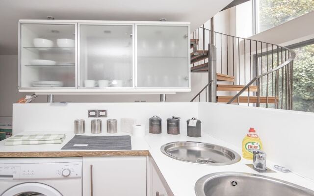 Mews House Next to Brighton Beach