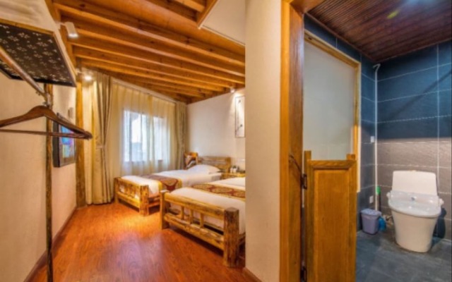 Yilanfenghua Hostel