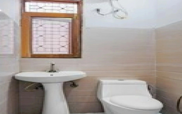 OYO 80791 Empire At Fifty Five