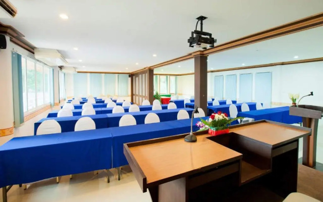 Kaw  Kwang Beach Resort