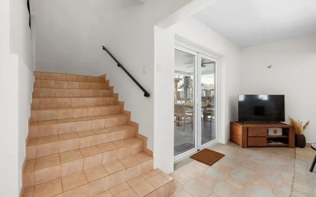 Newly Renovated Amazing Location Private Pool
