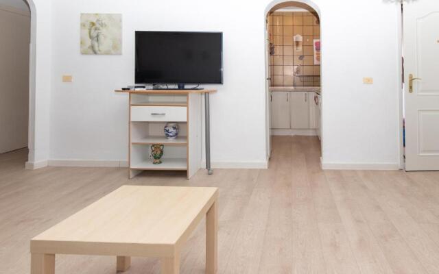 Villa 2 hab cerca piscina toboganes. wifi gratis