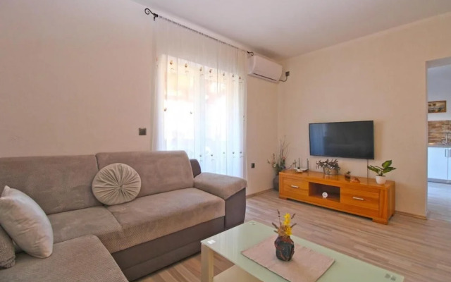 Spacious Apartment With Terrace and BBQ