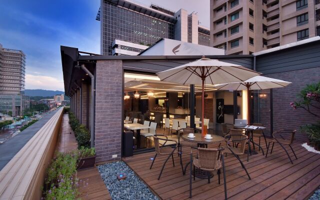 Forward Hotel Nangang