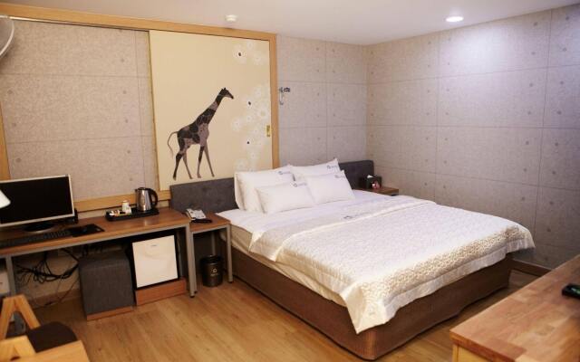 Q5 Hotel
