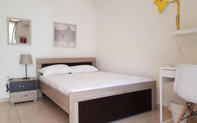 Errathens Zephyr Apartment - Athens Center, 3 Bd, 1 Bath
